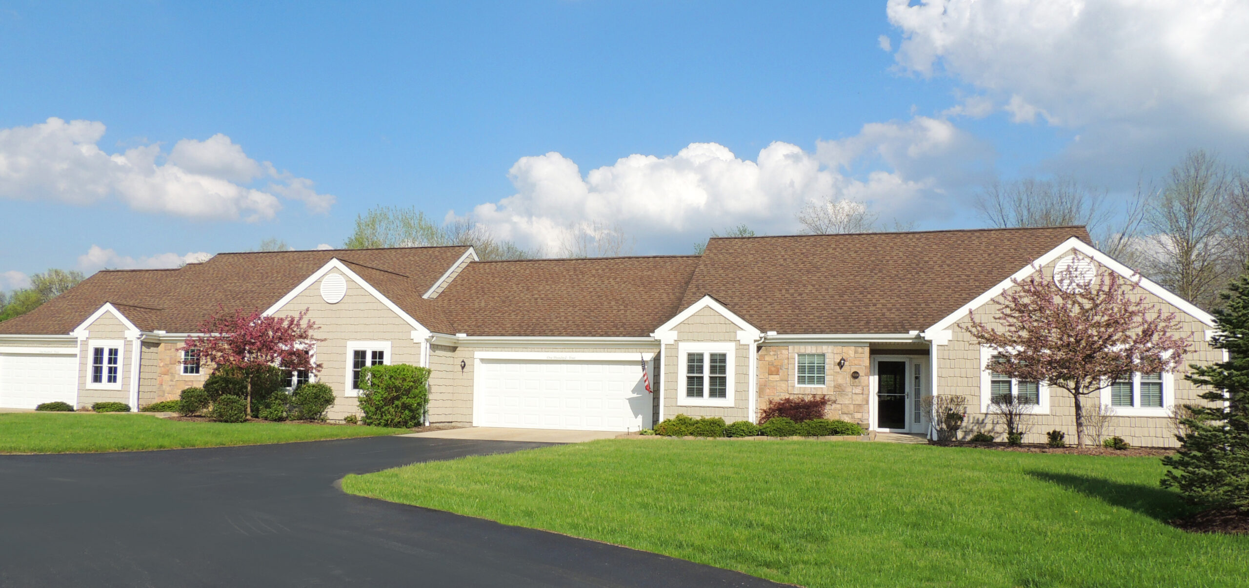 DSCN4809 Villas for Hero